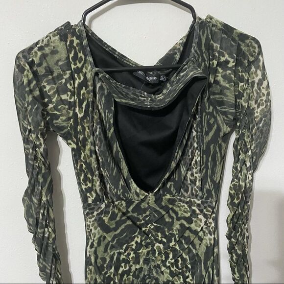 Prettylittlething Green Animal Print Mesh Ruched Curved Hem Bodycon MINI Dress - Picture 7 of 10